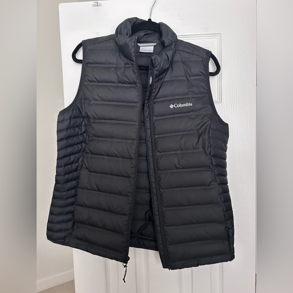 Women’s Columbia Black Puffer Vest Lightweight (Large)